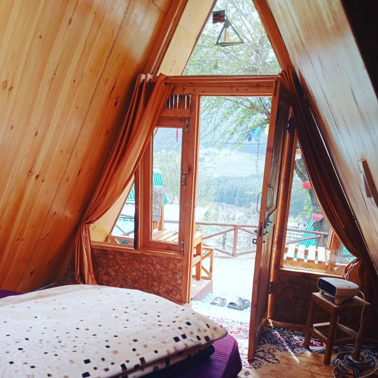 The bear huts — photo 2