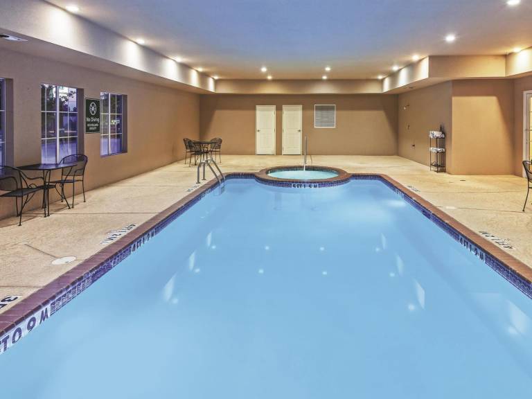 La Quinta Inn & Suites by Wyndham Longview North — photo 4