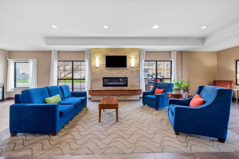 Comfort Inn & Suites West - Medical Center — photo 3