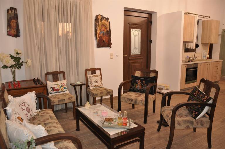 Holiday Home 'House For Rent In Apostolous' with Mountain View, Private Garden and Wi-Fi — photo 5