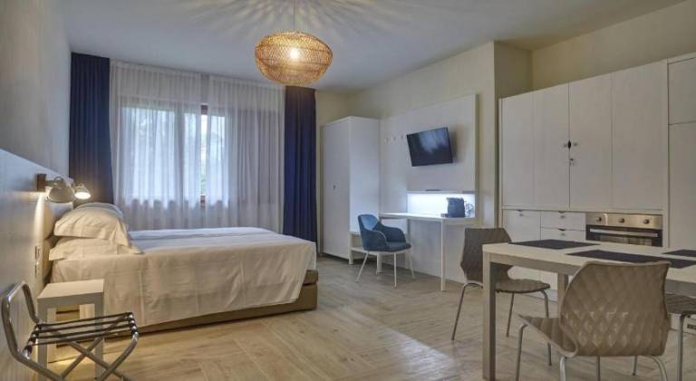 Serviced apartment with terrace & yard | Pet-friendly — photo 2