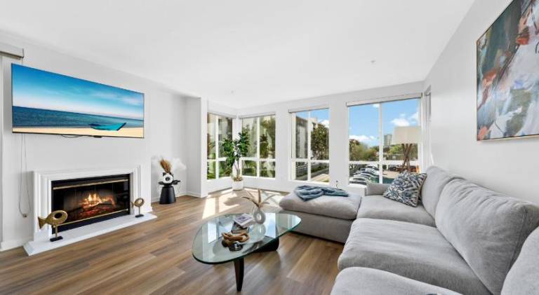 The Turquoise Lounge - Chic 2BR Beach view Pool, Sauna in Marina, CA