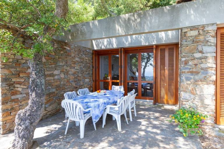 Bungalow with terrace — photo 4