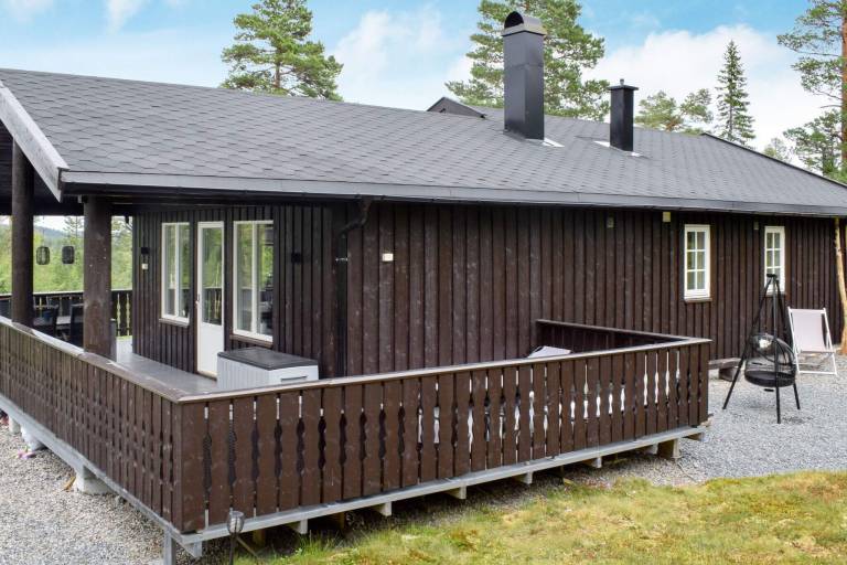 House with terrace & garden in Kongsberg