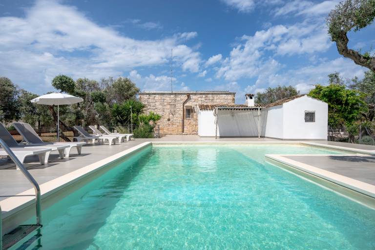 Holiday Home 'Villa Trullo Ulivo' with Private Pool, Wi-Fi and Air Conditioning in Carovigno