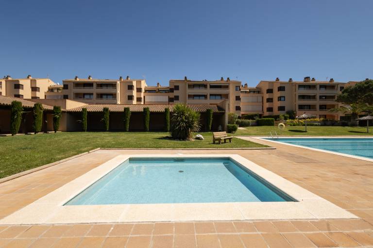 Charming holiday apartment with garden, fast internet & terrace | Garden view | Next to the beach | Pets are welcome — photo 3