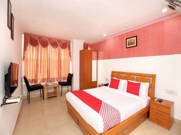 OYO 13365 Hotel Teg Royal in Amritsar