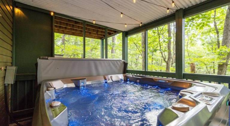 Vacation home with pool & jacuzzi | Pets are welcome — photo 2