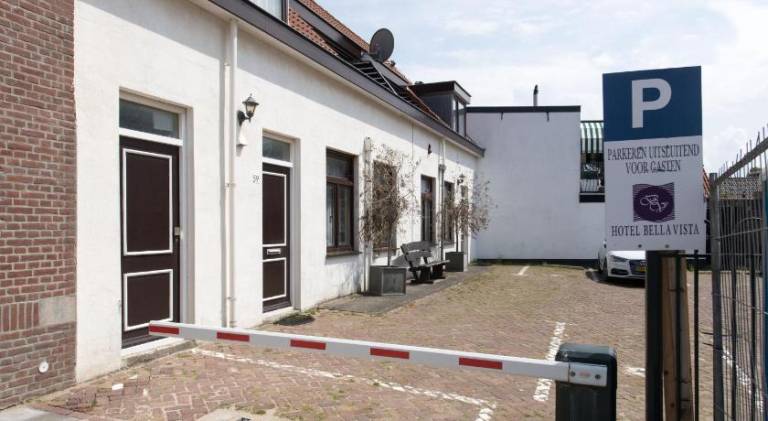Rental apartment with 2 rooms for 5 persons in The Hague