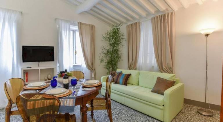 Corticella house Romantic house among the Walls of Lucca in Lucca