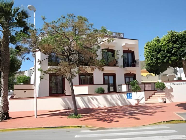 Hotel-Apartamento Carolina y Vanessa in Nijar