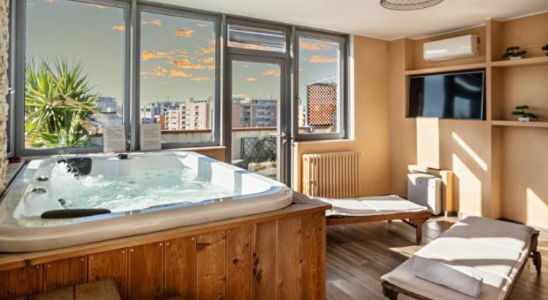 Apartment with jacuzzi, garden & patio in Brindisi