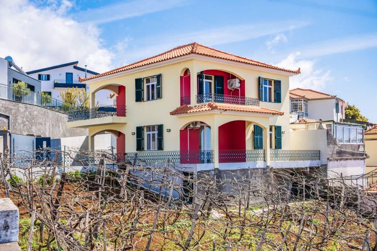 House  Estreito Câmara de Lobos