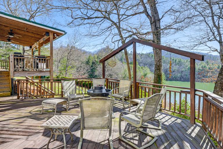 Lakefront Cabin Retreat w/ Dock in Robbinsville! — photo 2