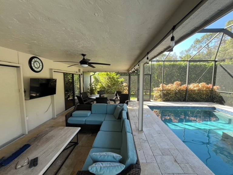 House  Estero