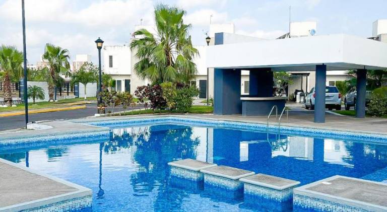 Family home with pool near the beaches in Veracruz
