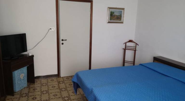 Rental apartment with 2 rooms for 4 persons — photo 5