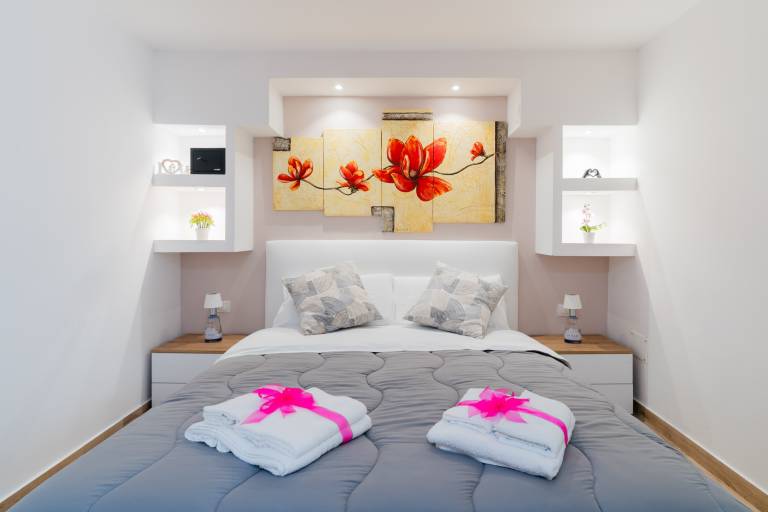 Luxury 12 - Apartment 'Anastasia' with Shared Terrace, Wi-Fi and Air Conditioning in Alezio