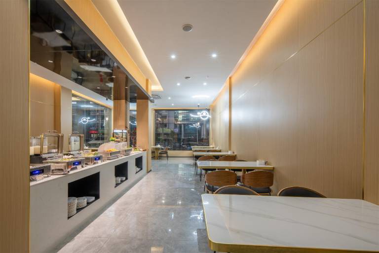 HuaHang Hotel - Free Shuttle&Free Breakfast - CAN — photo 5