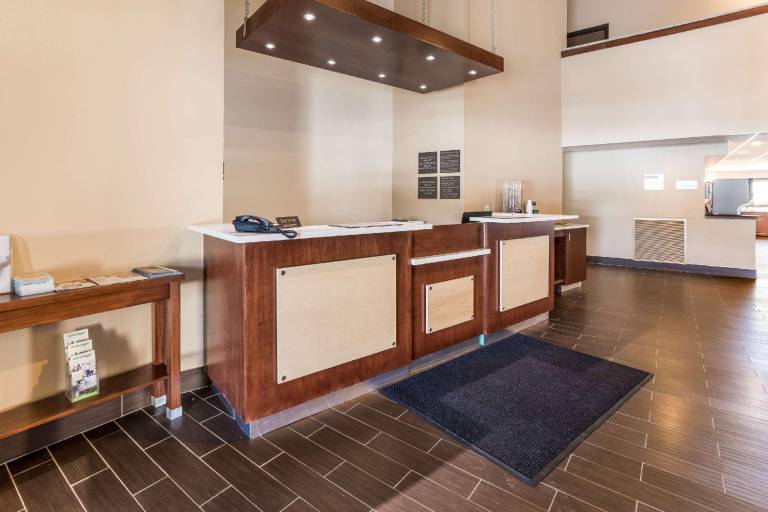 Comfort Inn Waukesha - Milwaukee West — photo 4