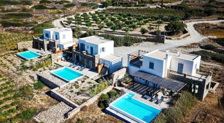 Pleasant vacation home with pool, garden & terrace | Pets allowed in Ios
