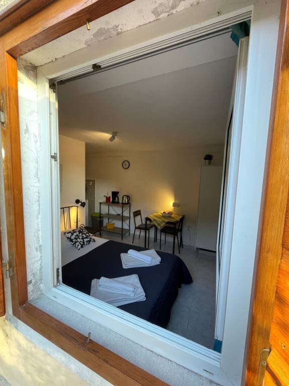 Apartment with BBQ, terrace & yard | Garden view — photo 3