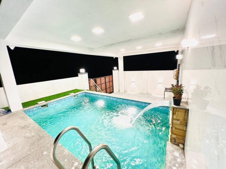 Resort Avadi