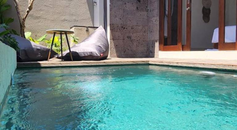 Villa with pool in Pecatu