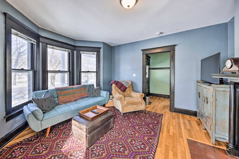 Newly Renovated Home Close to Dtwn Lawrence! — photo 4