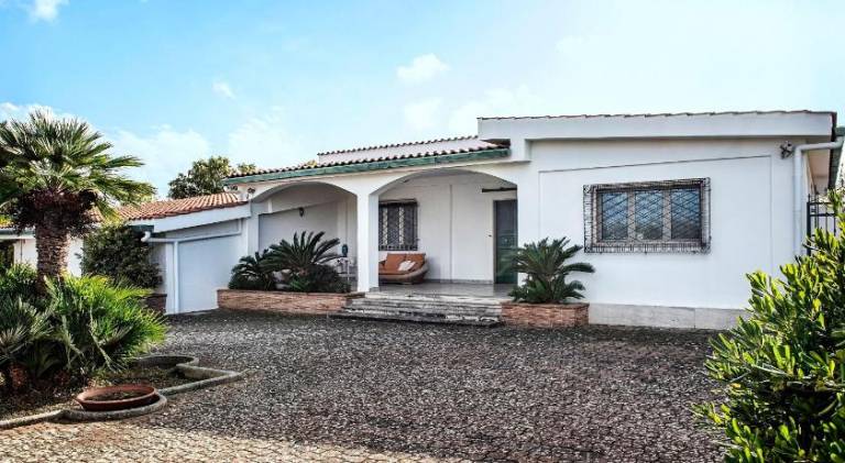 Villa with 2 rooms for 6 persons — photo 5