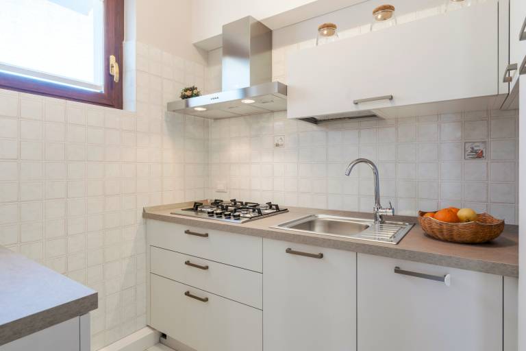 Regarda - rinnovato bilocale "Blitz" con piscina, animali ammessi — photo 2