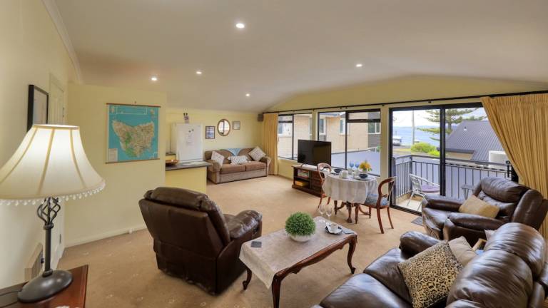 Aparthotel Devonport City Council