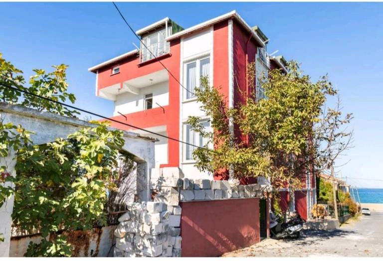 Havalimanına yakın deniz manzaralı özel oda in Marmara
