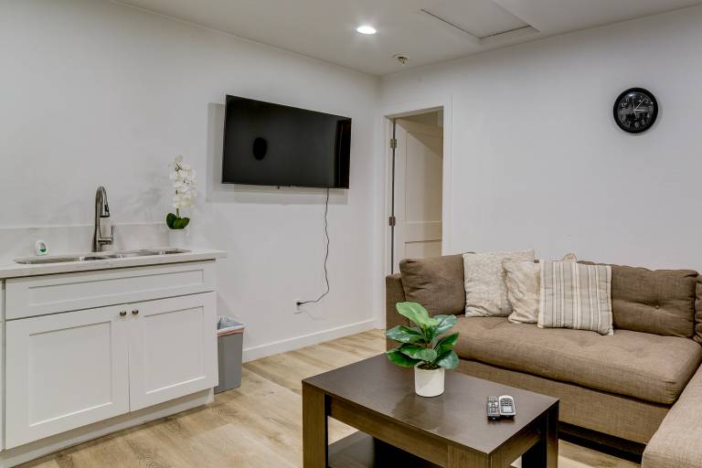 10 Mi to Riverside! Apt Near RUHS Medical Center — photo 4