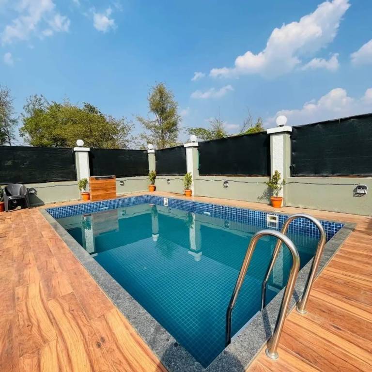 Villa with pool & garden — photo 3