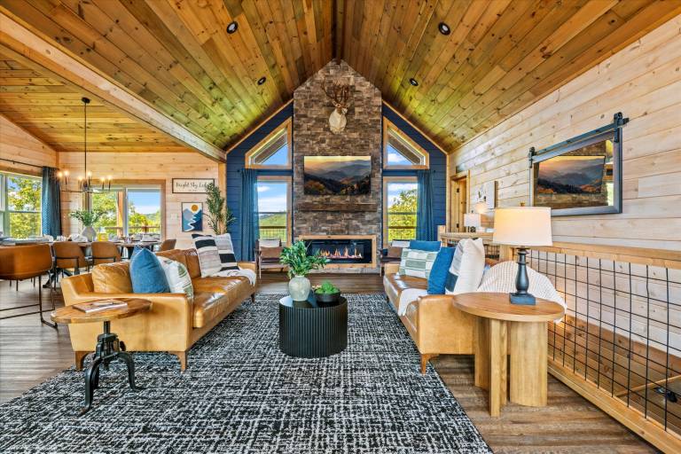Family-friendly pleasant cabin with hot tub, grill & patio | Mountain view | Suitable for remote work | Dogs allowed in Sevierville, TN