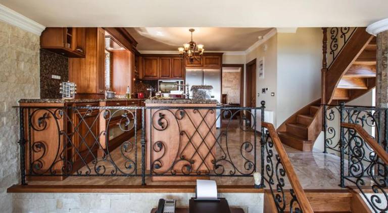 Family-oriented villa with hot tub, garden & patio | Good for workation | Pets allowed — photo 4