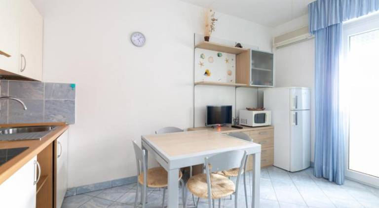 Rental apartment with terrace & private pool — photo 2