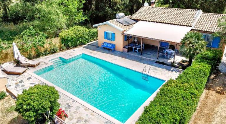 Beautiful house with yard, private pool & patio | Dogs allowed in Corfu