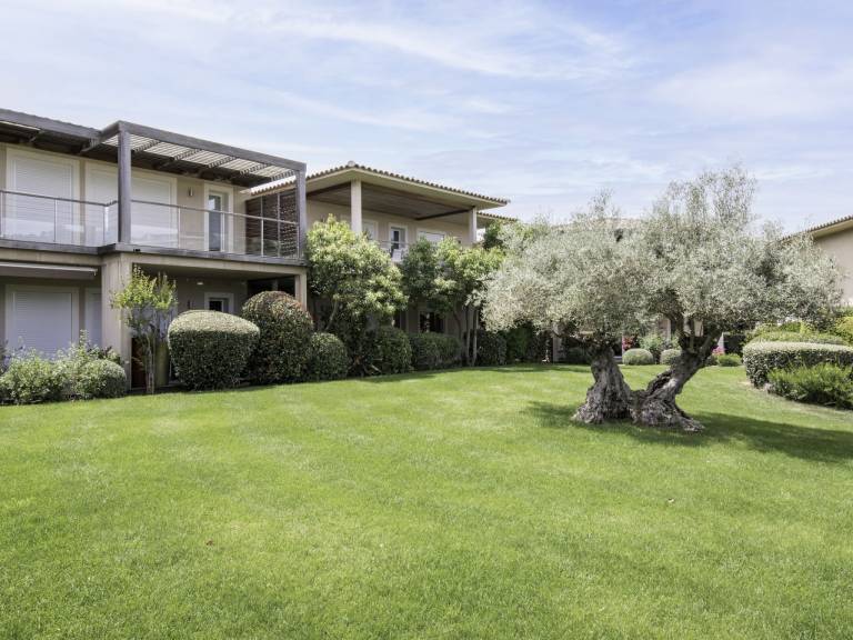 Holiday apartment with terrace & garden — photo 2