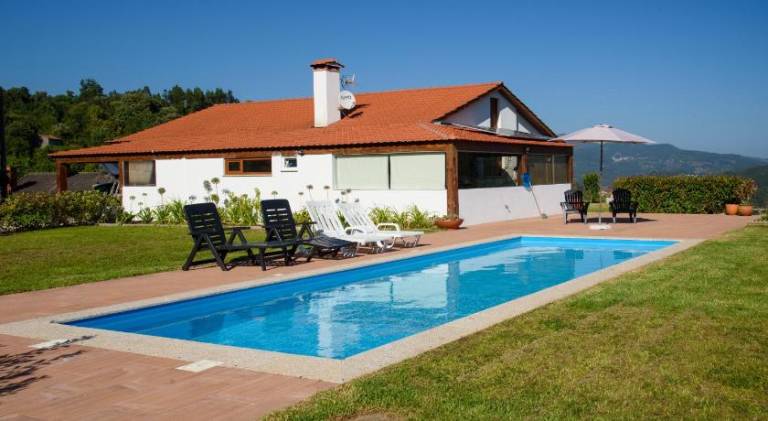 Villa with private pool, barbeque & garden — photo 2