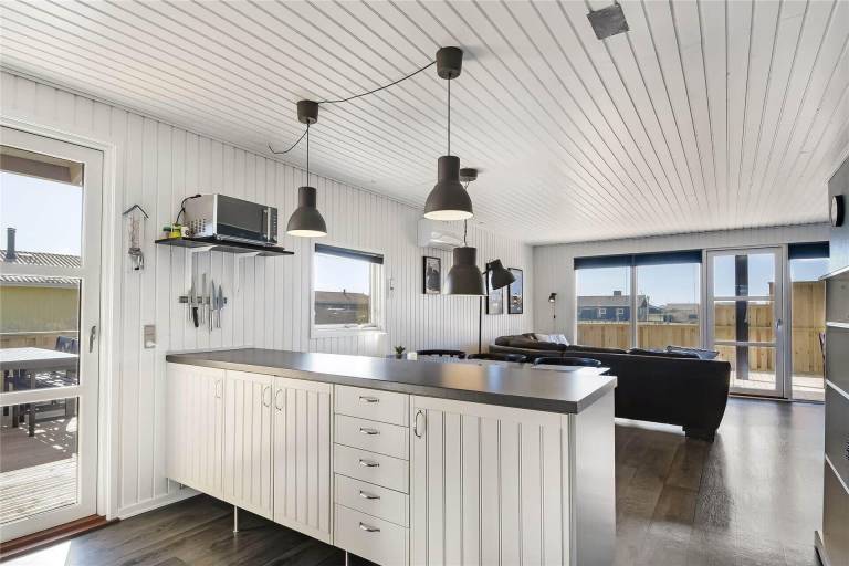 Vacation home with sauna, patio & barbecue — photo 4