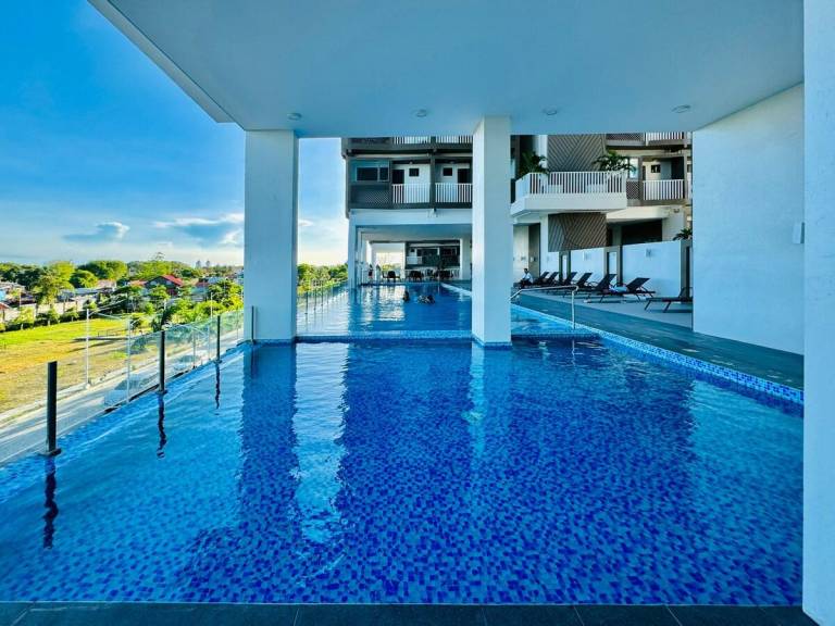 Lovely vacation home with yard, terrace & pool | Suitable for remote work | Pets are welcome — photo 3