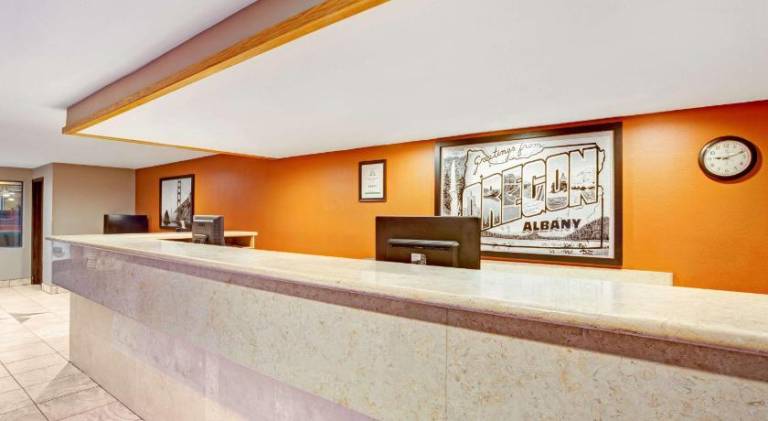Super 8 by Wyndham Albany/Corvallis — photo 2