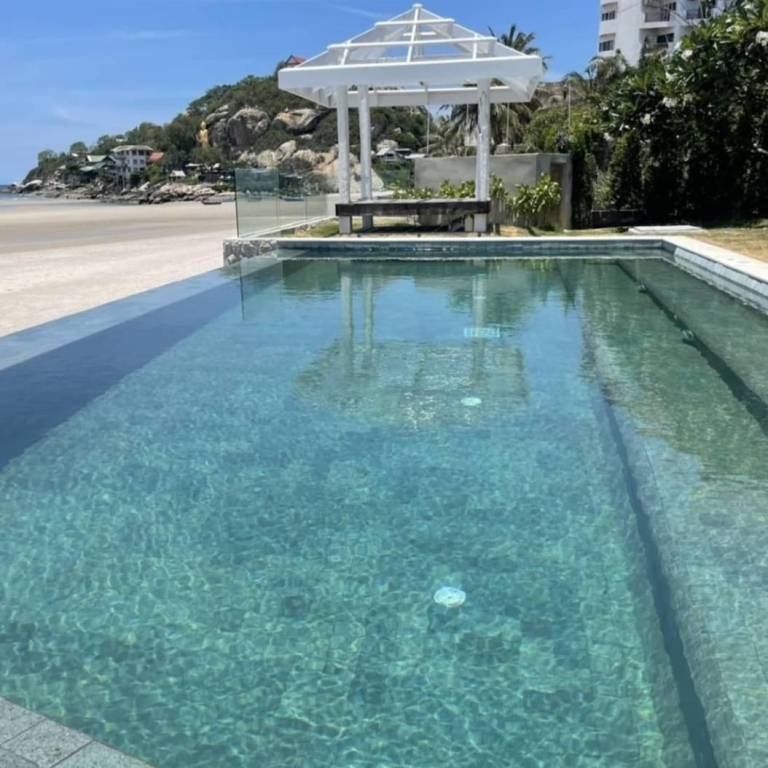 Villa with grill, pool & yard — photo 3