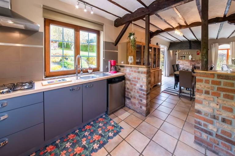 Fully equipped ample house with BBQ, patio & yard | Nature view | Pets are welcome — photo 4