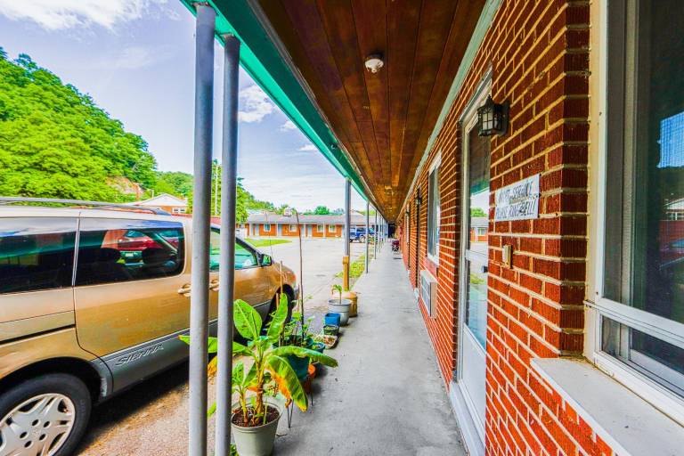 Travelers Inn by OYO Beaver, Hwy 19 in Beckley, WV