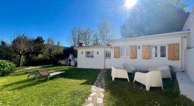 Beautiful vacation home with patio, grill & garden | Beach nearby | Good for workation | Pets allowed in Vigo