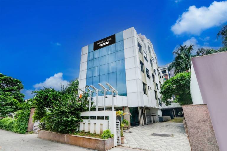 Super Townhouse Nagpur Airport Formerly Flora Inn