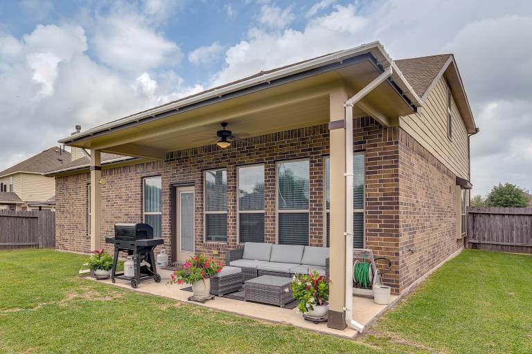 22 Mi to Dtwn Houston: Spacious Baytown Home! — photo 2